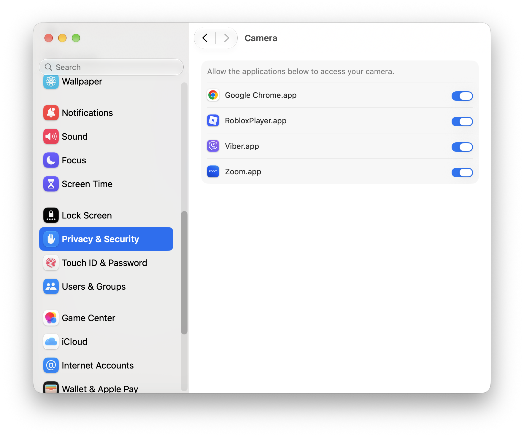 Ρυθμίσεις συστήματος του macOS, ενότητα Απόρρητο και ασφάλεια, σελίδα Κάμερα: λίστα με τις εφαρμογές Google Chrome, RobloxPlayer, Viber και Zoom, όλες με ανοιχτό διακόπτη πρόσβασης