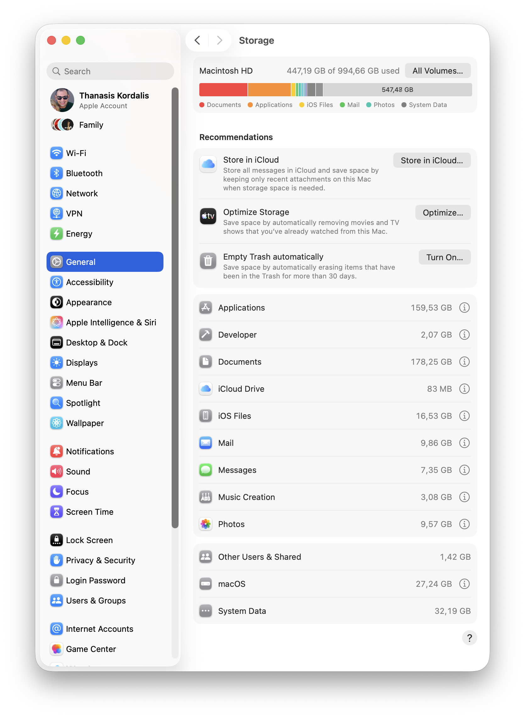 System Settings → General → Storage — χρωματιστή μπάρα με κατηγορίες αποθηκευτικού χώρου στον Mac
